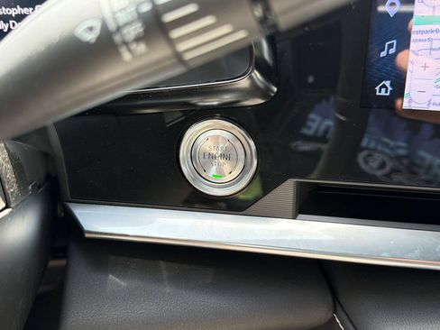 Used 2025 Chevrolet Corvette Z06 RWD image 16