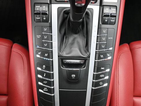 Used 2020 Porsche Macan GTS AWD/4WD image 19