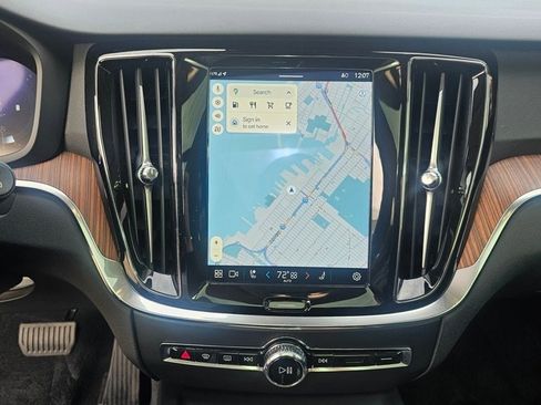 Certified 2024 Volvo V60 B5 Cross Country Plus image 23