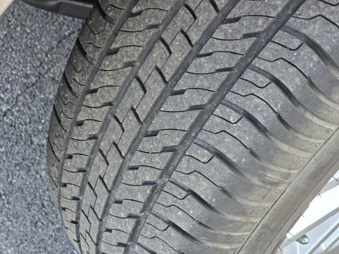 Used 2019 Nissan Frontier SV image 32