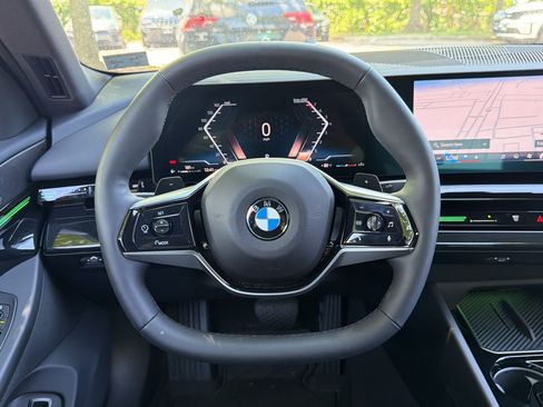Used 2025 BMW 530i xDrive w/ Premium Package AWD/4WD image 18