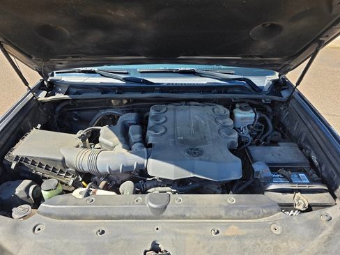 Used 2013 Toyota 4Runner Limited image 30