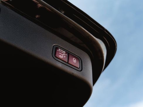 Used 2016 Mercedes-Benz GLE 350 GLE 350 SUV w/ Premium Package image 19