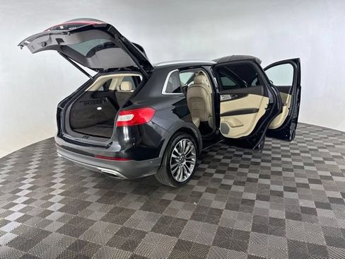 Used 2017 Lincoln MKX Reserve w/ Luxury Package AWD/4WD image 16
