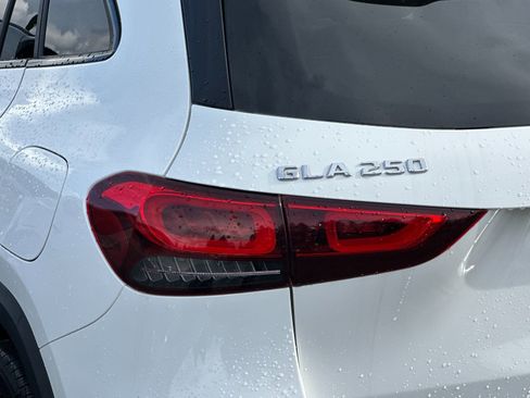 Certified 2022 Mercedes-Benz GLA 250 4MATIC image 25