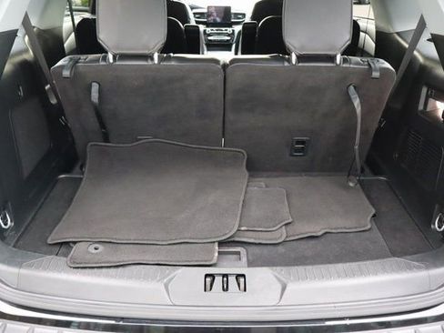 Used 2024 Ford Explorer Limited image 24