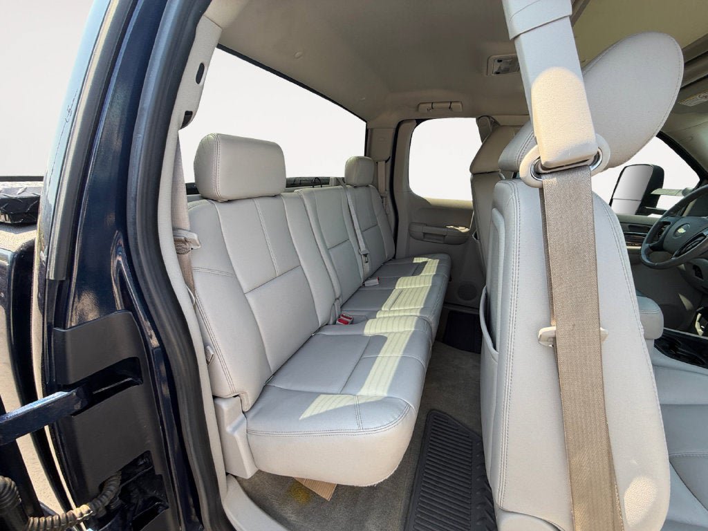 Used 2009 Chevrolet Silverado 2500 LTZ w/ Safety Package AWD/4WD image 24