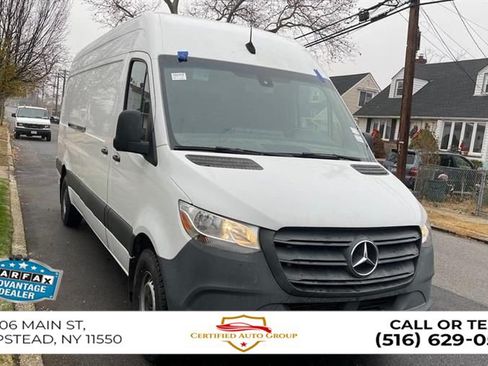 Used 2025 Mercedes-Benz Sprinter 2500 image 4