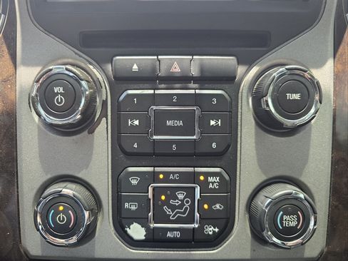 Used 2014 Ford F250 Platinum w/ FX4 Off-Road Package AWD/4WD image 28