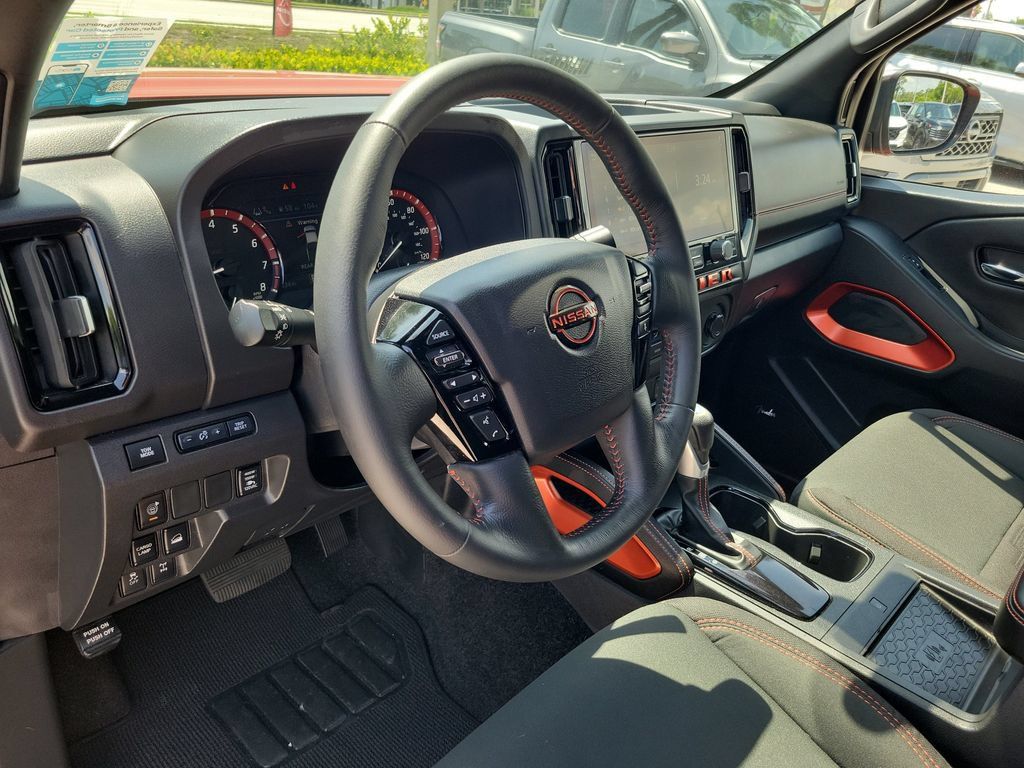 Certified 2025 Nissan Frontier PRO-4X w/ Pro Convenience Package AWD/4WD image 17