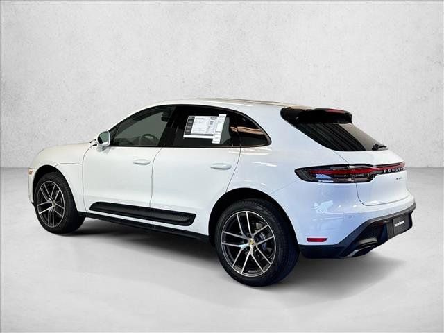 Certified 2025 Porsche Macan AWD/4WD image 3