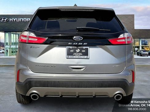 Used 2024 Ford Edge Titanium image 4