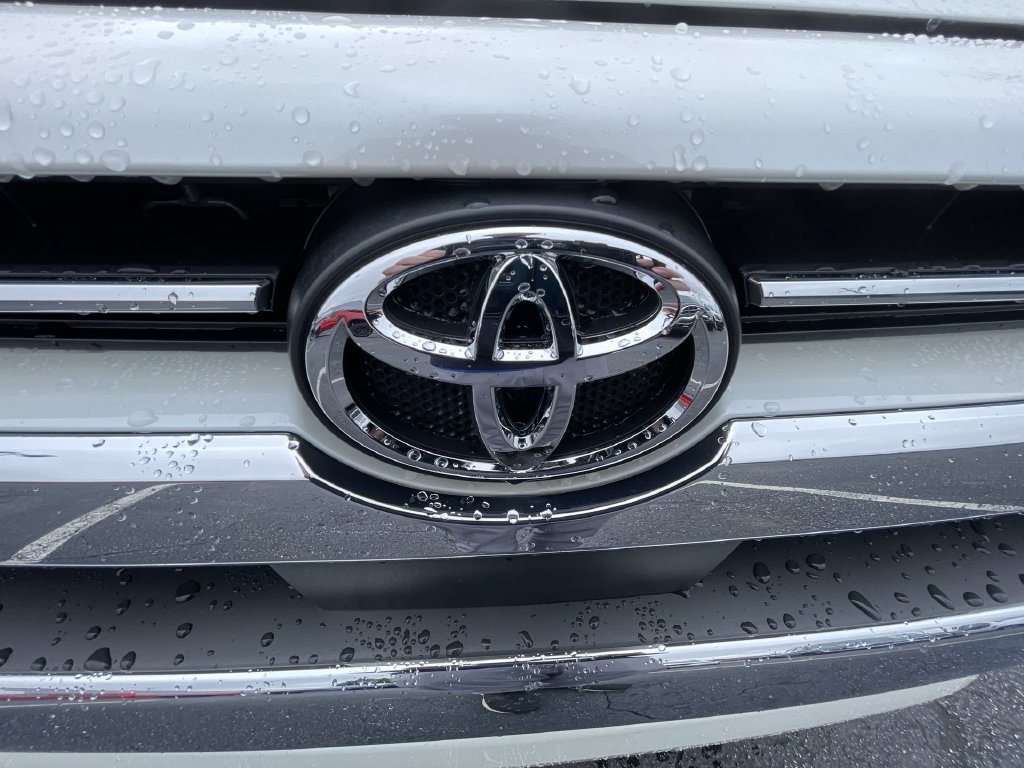 Used 2023 Toyota 4Runner Limited RWD image 32