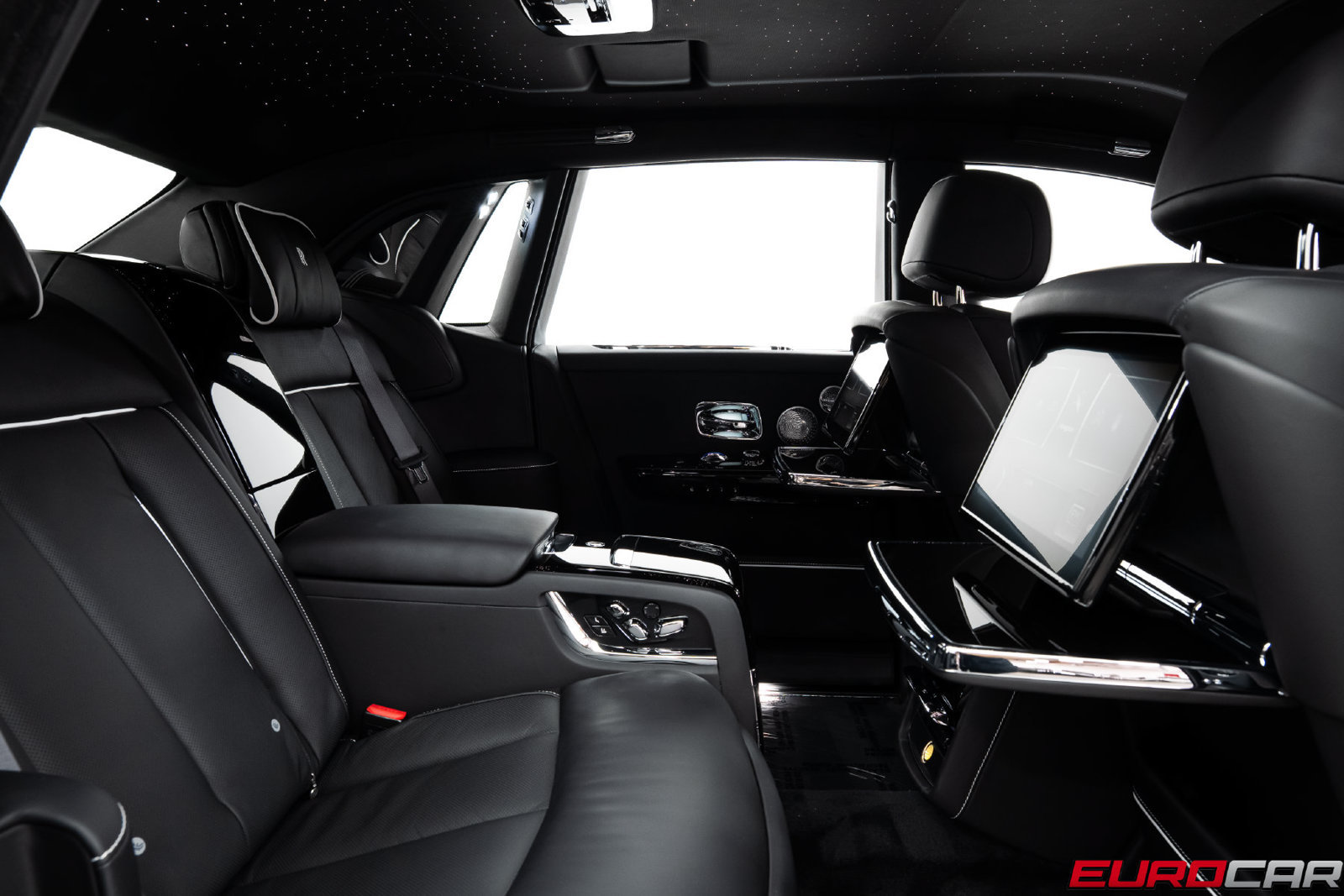 Used 2022 Rolls-Royce Phantom Sedan RWD image 42