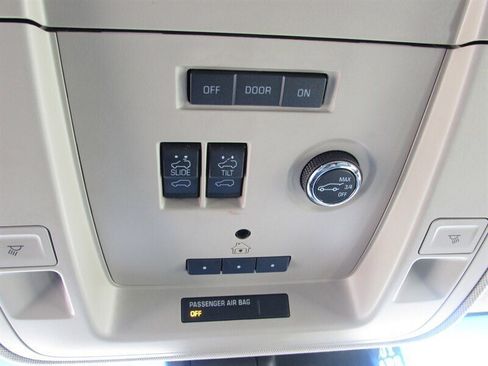 Used 2016 GMC Yukon Denali w/ Open Road Package RWD image 23