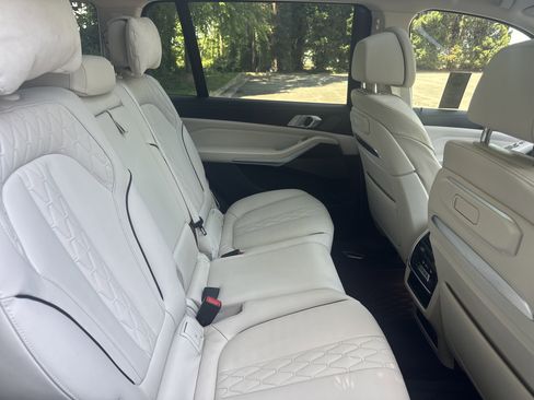 Used 2023 BMW X7 xDrive40i w/ Premium Package AWD/4WD image 18