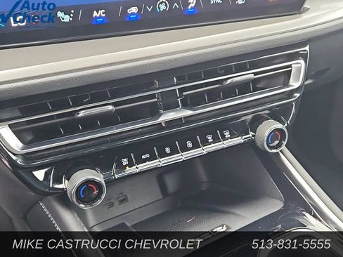 Used 2026 Chevrolet Traverse LT AWD/4WD image 19