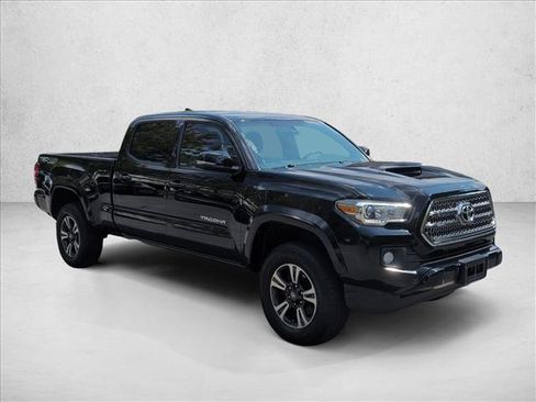Used 2016 Toyota Tacoma TRD Sport w/ Towing Package AWD/4WD image 3