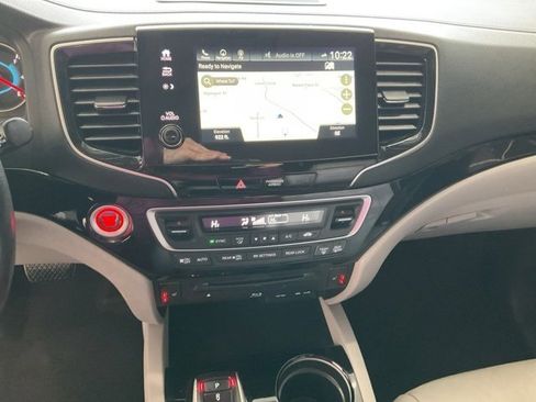 Used 2022 Honda Pilot Touring image 15
