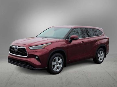 Used 2022 Toyota Highlander LE