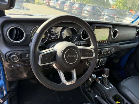 Used 2023 Jeep Wrangler Unlimited Sahara w/ Cold Weather Group AWD/4WD image 2