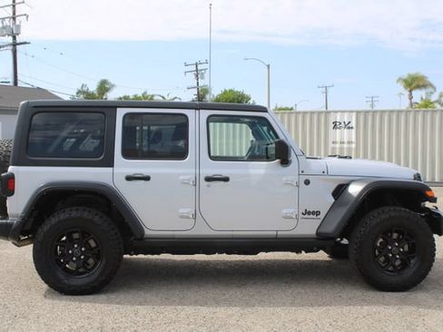 Used 2024 Jeep Wrangler Unlimited Sport AWD/4WD image 3