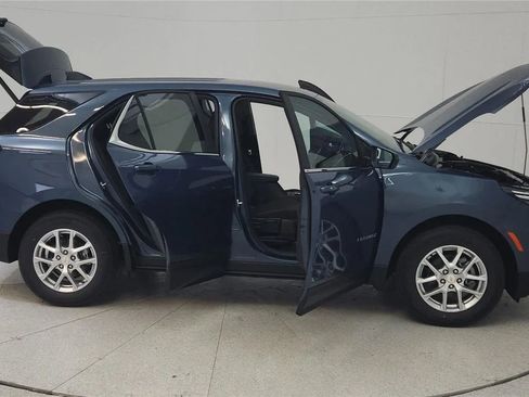Used 2024 Chevrolet Equinox LT FWD image 16
