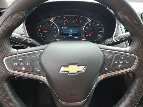 Used 2024 Chevrolet Equinox LS w/ LS Convenience Package FWD image 19