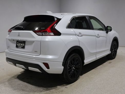 Used 2024 Mitsubishi Eclipse Cross SEL AWD/4WD image 2