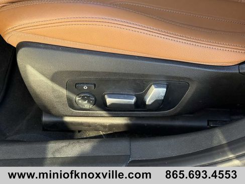 Used 2020 BMW 330i xDrive Sedan w/ Premium Package image 11