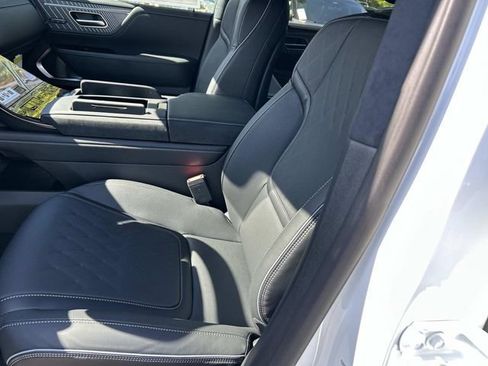 New 2026 INFINITI QX80 Autograph w/ Premium Cargo Package AWD/4WD image 15