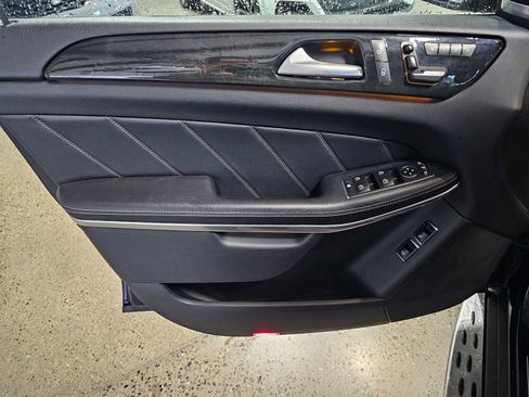 Used 2014 Mercedes-Benz GL 450 4MATIC image 23