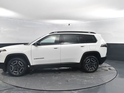 New 2026 Jeep Cherokee Laredo image 5