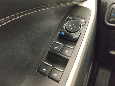 Used 2021 Ford Explorer Limited w/ Equipment Group 301A AWD/4WD image 27