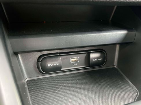 Used 2025 Kia Soul LX FWD image 13