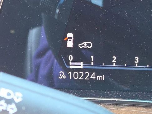 Used 2023 Cadillac Escalade ESV Premium Luxury Platinum image 14