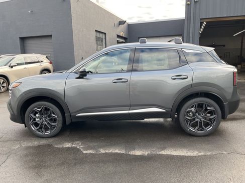New 2026 Nissan Kicks SR w/ Illumination Package AWD/4WD image 6