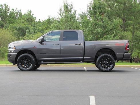 Used 2024 RAM 2500 Laramie w/ Night Edition AWD/4WD image 5