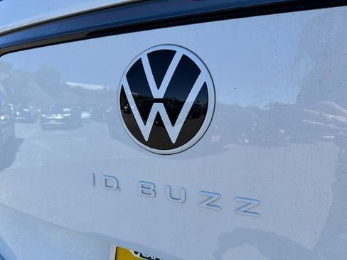 New 2025 Volkswagen ID. Buzz Pro S image 10