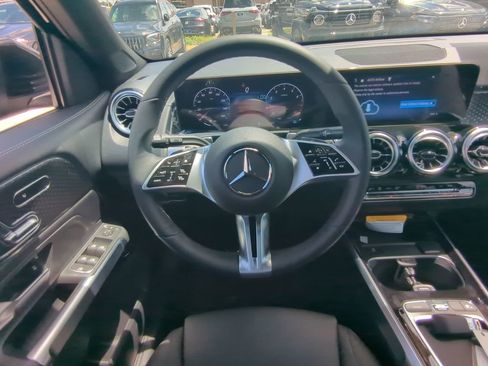 New 2025 Mercedes-Benz GLB 250 image 3