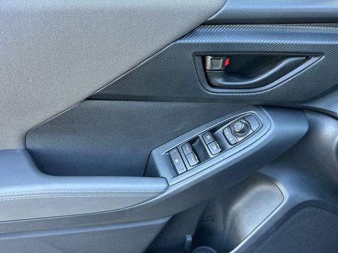 Used 2025 Subaru Crosstrek 2.0i Premium image 10