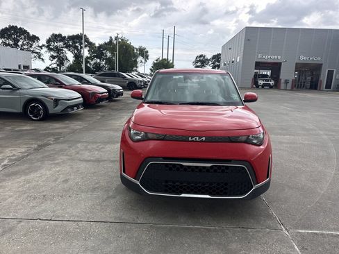 Used 2024 Kia Soul LX w/ Option Group 015 FWD image 8