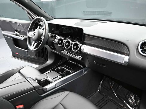 Used 2022 Mercedes-Benz GLB 250 image 20