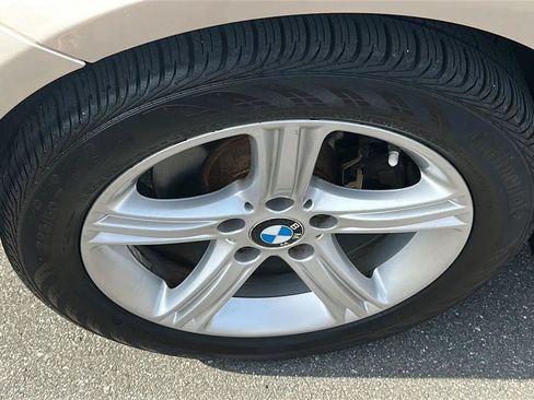 Used 2013 BMW 328i xDrive Sedan AWD/4WD image 16