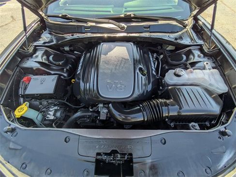 Used 2018 Dodge Charger R/T w/ Blacktop Package image 12