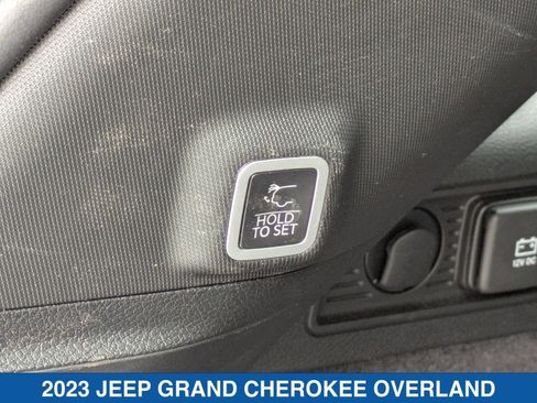 Used 2023 Jeep Grand Cherokee Overland w/ Luxury Tech Group IV AWD/4WD image 35