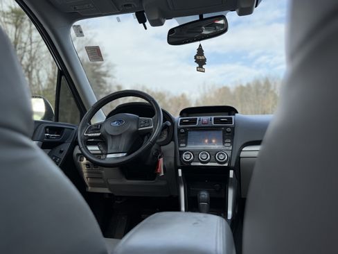 Used 2016 Subaru Forester 2.5i Limited image 2