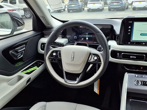 New 2026 Lincoln Aviator 2WD image 12