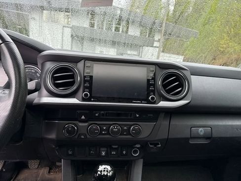 Used 2020 Toyota Tacoma TRD Off-Road w/ TRD Premium Off Road Package image 23