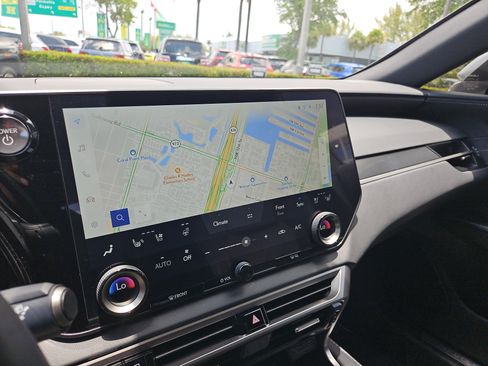 Used 2024 Lexus RX 450h AWD w/ Luxury Package image 10